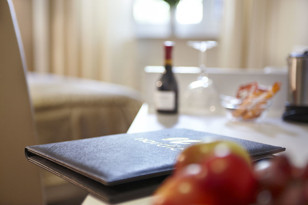Hotel Domicil Hamburg By Golden Tulip Bagian luar foto
